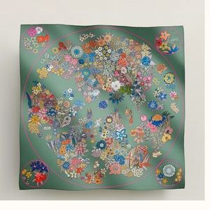 Brand new Authentic Hermes Planifleurs Scarf 90cm